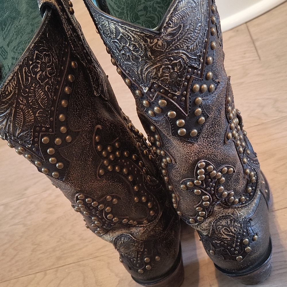 Corral Vintage Boots - Picture 10 of 14